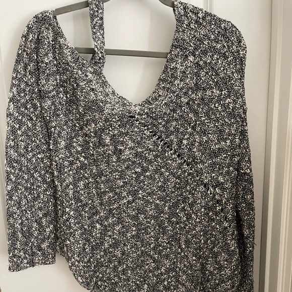 Express off the shoulder sweater - Picture 2 of 3